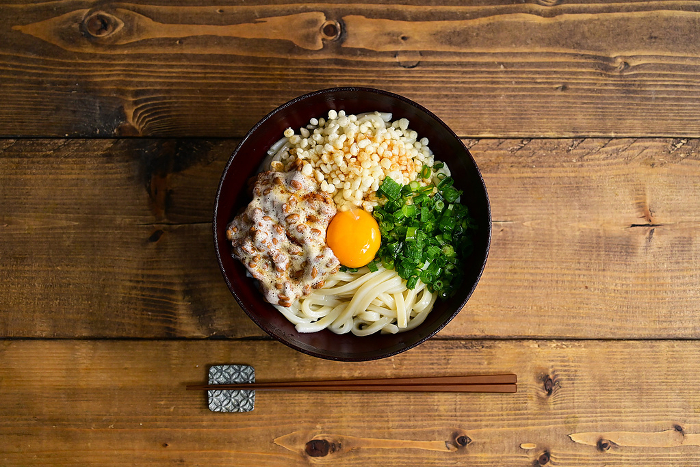 udon noodles with natto and soy sauce