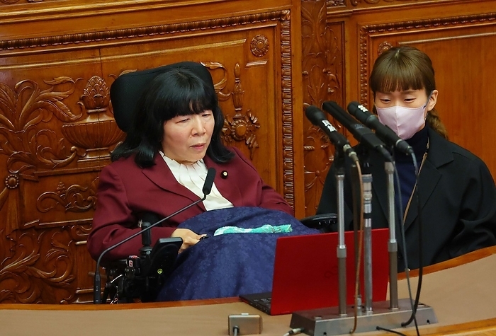 Representative question at the plenary session of the House of Councillors in the 213th ordinary session of the Diet Representative Question at the Plenary Session of the House of Councillors  Eiko Kimura of Reiwa Shinsengumi asks a representative question