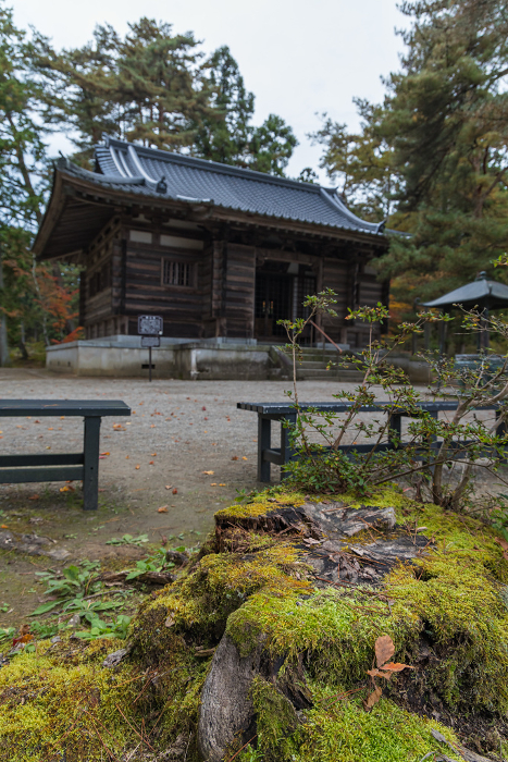 Kaisandō and autumn leaves at Motsu-ji Temple in Hiraizumi-cho, Nishiwai-gun, Iwate Prefecture, Japan