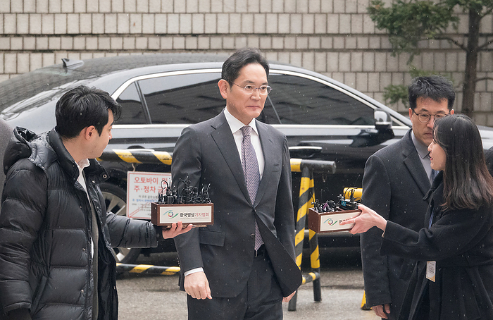 Samsung Electronics Chairman Lee Jae Yong arrives to attend his sentencing hearing at a court in Seoul Lee Jae Yong, Feb 5, 2024 : Samsung Electronics Chairman Lee Jae Yong arrives to attend his sentencing hearing at the Seoul Central District Court in Seoul, South Korea. The court will deliver its ruling on the Samsung Electronics chairman on Monday on charges of stock price rigging and accounting fraud connected to the 2015 merger of two Samsung affiliates, Cheil Industries Inc. and Samsung C T Corp, local media reported.  Photo by Lee Jae Won AFLO 