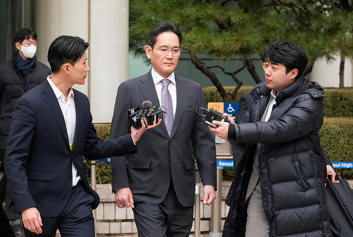 Samsung Electronics Chairman Lee Jae Yong leaves after attending his sentencing hearing at a court in Seoul Lee Jae Yong, Feb 5, 2024 : Samsung Electronics Chairman Lee Jae Yong leaves after attending his sentencing hearing at the Seoul Central District Court in Seoul, South Korea. The court on Monday acquitted the Samsung Electronics chairman in connection with the 2015 merger of two Samsung affiliates, Cheil Industries Inc. and Samsung C T Corp, allegedly carried out to help Lee increase control of the entire Samsung empire, local media reported.  Photo by Lee Jae Won AFLO 