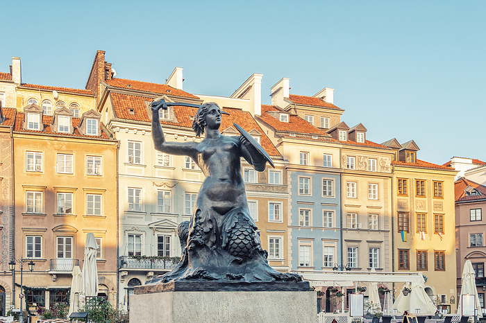 Poland, Mazowieckie, Warsaw, Statue of armed mermaid in historic market square