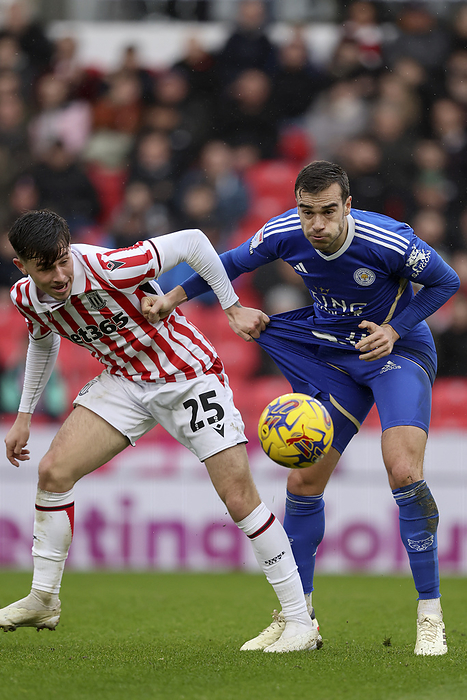 Stoke City v Leicester City   Sky Bet Championship Luke Cundle of Stoke City and Harry Winks of Leicester City challenge during the Sky Bet Championship match between Stoke City and Leicester City at Bet365 Stadium on February 3, 2024 in Stoke on Trent, United Kingdom.   WARNING  This Photograph May Only Be Used For Newspaper And Or Magazine Editorial Purposes. May Not Be Used For Publications Involving 1 player, 1 Club Or 1 Competition Without Written Authorisation From Football DataCo Ltd. For Any Queries, Please Contact Football DataCo Ltd on  44  0  207 864 9121