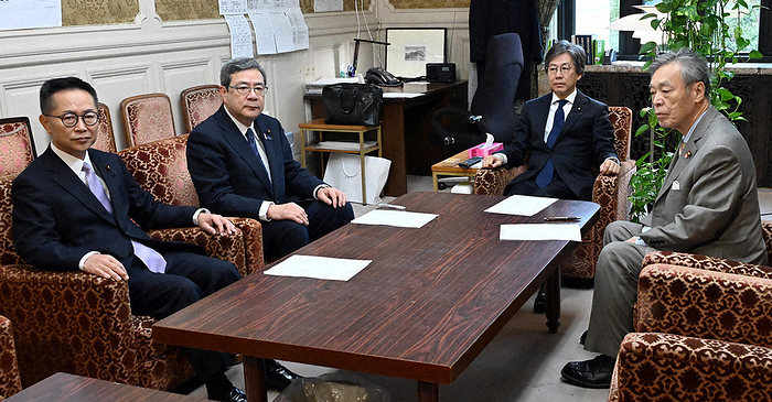 Jun Azumi, chairman of the Constitutional Democratic Party of Japan  DPJ , and others at the meeting Jun Azumi  second from right , chairman of the National Diet Committee of the Democratic Party of Japan  DPJ , and others attend a meeting in the Diet at 8:53 a.m. on February 5, 2024.