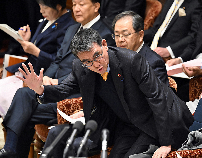 Diet, Budget Committee of the House of Representatives Digital Minister Taro Kono raises his hand to answer a question from Akihisa Nagashima of the Liberal Democratic Party at the Budget Committee of the House of Representatives, 11:25 a.m., February 5, 2024, in the Diet.