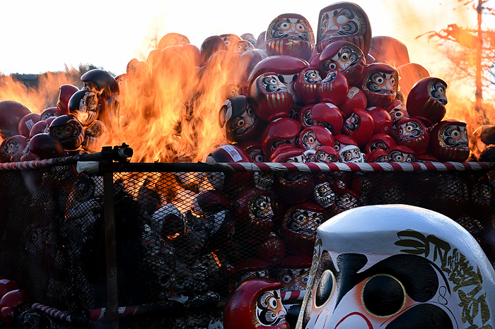 Kaiun Dainichi Fukudaruma Grand Festival Shooting the burning of Daruma dolls at Daiko ji Temple, known as  Chita s Daruma Temple  in Chita City, Aichi Prefecture, at the  Kaiun Dainichi Fukudaruma Grand Festival  on Coming of Age Day.