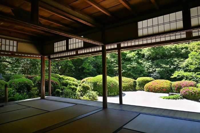 Tang-style garden at Shisen-do Jozanji Temple, Kyoto in May