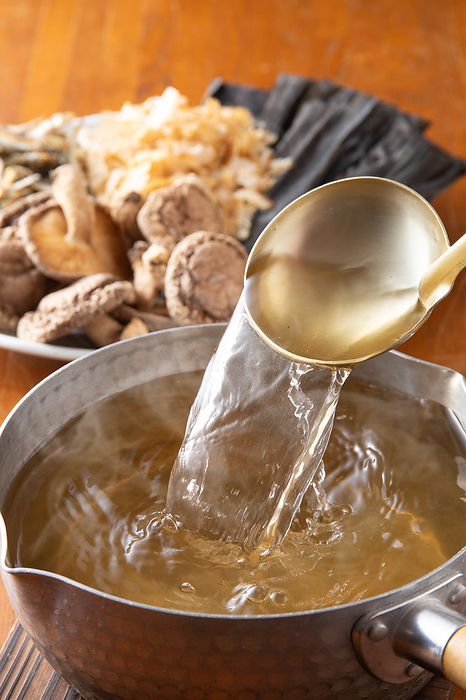 Making Japanese Dashi (soup stock)