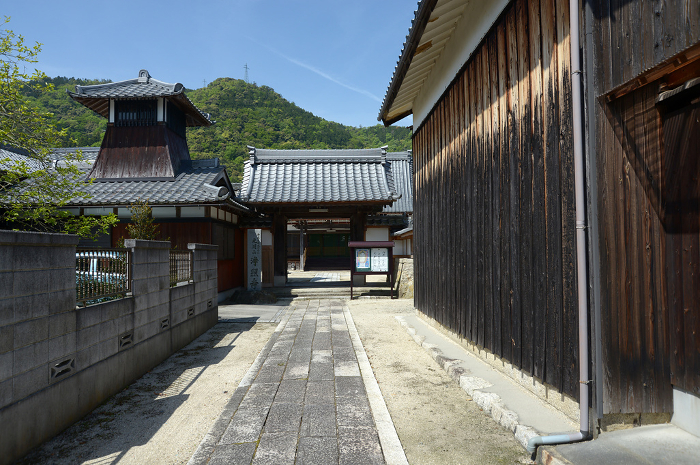 Josho-ji Temple Approach and Gate Katsuno, Takashima City, Shiga Prefecture
