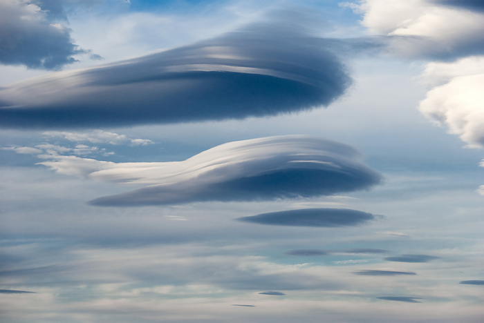 Lenticular clouds, by Al Petteway / Design Pics