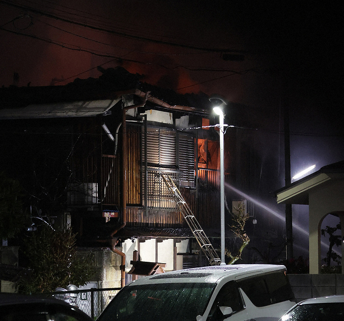 Fire in a residential area in Joto ku, Osaka City A burning building with white smoke and flames at 6:49 p.m. on February 11, 2024 in Joto ku, Osaka City  photo by Yuichi Nakagawa.