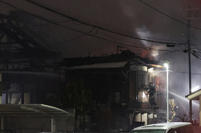 Fire in a residential area in Joto ku, Osaka City A burning building with white smoke and flames at 6:47 p.m. on February 11, 2024 in Joto ku, Osaka City  photo by Yuichi Nakagawa.