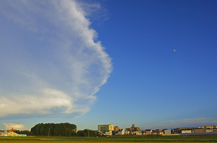 Mie Prefecture Evening Clouds and Moon