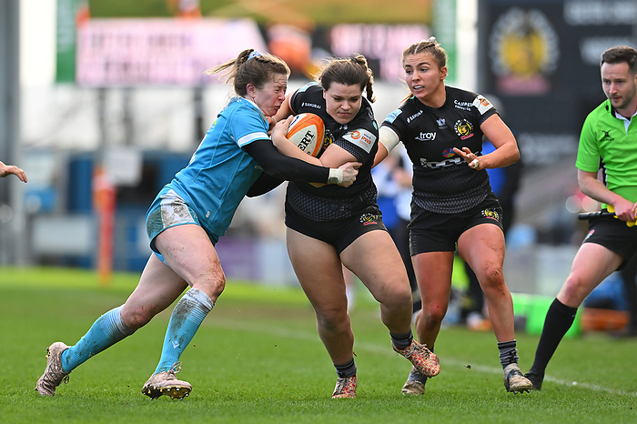 Exeter Chiefs Women v Sale Sharks Women Premiership Women s Rugby 11 02 2024. Daisy French of Exeter Chiefs on the attac Exeter Chiefs Women v Sale Sharks Women Premiership Women s Rugby 11 02 2024. Daisy French of Exeter Chiefs on the attack battles for possession during the Premiership Women s Rugby match between Exeter Chiefs Women and Sale Sharks Women at Sandy Park, Exeter, United Kingdom on 11 February 2024. Exeter Sandy Park Devon United Kingdom Editorial use only , Copyright: xGrahamxHuntx PSI 19003 0125