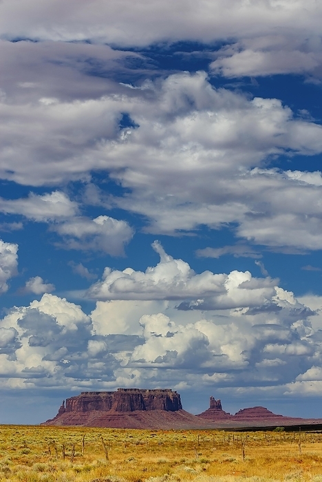 View of Monument Valley, cloudy sky, cloud, sky, Utah, USA, North America, by Franzel Drepper