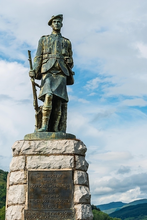 Inveraray War Memorial, Loch Fyne, Argyll, Scotland, UK, by Maciej Olszewski