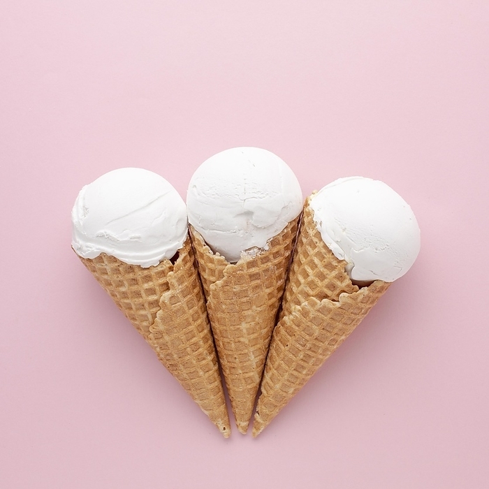 Three white ice creams, by Oleksandr Latkun