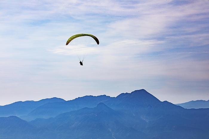 Paragliders high above the mountains with a view of the Klagenfurt basin and the Karawanken, Gerlitzen, Gerlitzen Alpe, Nockberge, Gurktaler Alps, Carinthia, Austria, Europe, by Wolfgang Weinhäupl
