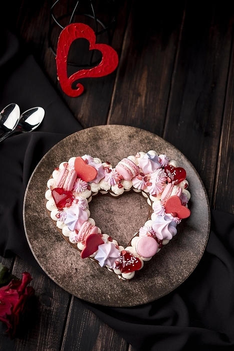 Valentines day heart shaped cake with macarons, by Oleksandr Latkun