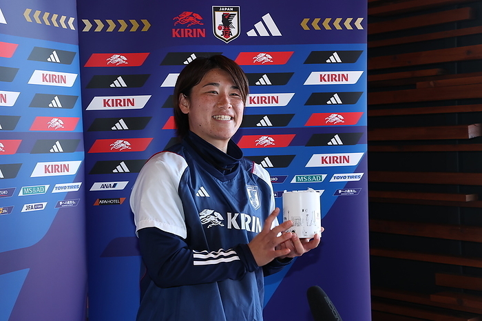 Japan women s national soccer team training session Japan s Hana Takahashi holds Valentine s Day chocolates during a training session at Prince Takamado Memorial JFA YUME Field in Chiba, Japan, February 14, 2024.  Photo by JFA AFLO 