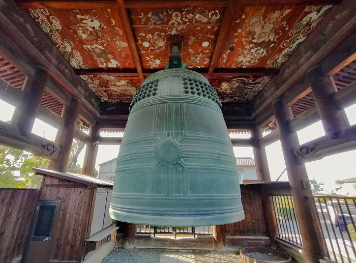 Famous bell in the Hokoji temple bell inscription incident.