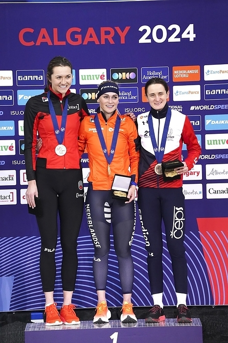 ISU Single Distance Championships Calgary 15 02 2024 SCHAATSEN: TRAINING WK AFSTANDEN: CALGARY Medal ceremony 3000m women. L R Isabelle Weidemann  CAN  ,Irene Schouten  NED  and Martina Sablikova  CZE   during ISU Single Distance Championships on February 15, 2024 at the Olympic Oval in Calgary, Canada Photo by SCS Soenar Chamid AFLO  HOLLAND OUT 