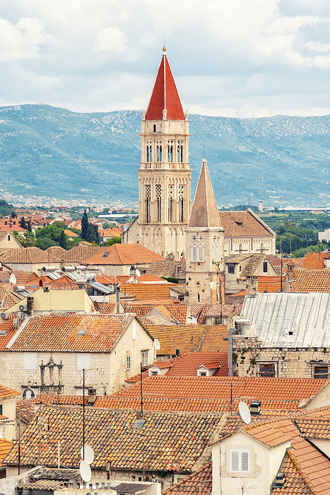 Croatia, Split-Dalmatia County, Trogir, Trogir Cathedral and surrounding houses