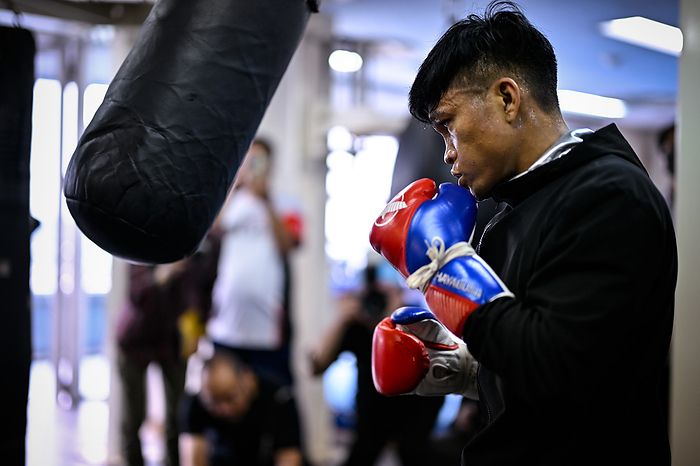 Jerwin Ancajas public workout Jerwin Ancajas of the Philippines during a public workout in Tokyo, Japan, on February 20, 2024.  Photo by Hiroaki Finito Yamaguchi AFLO 