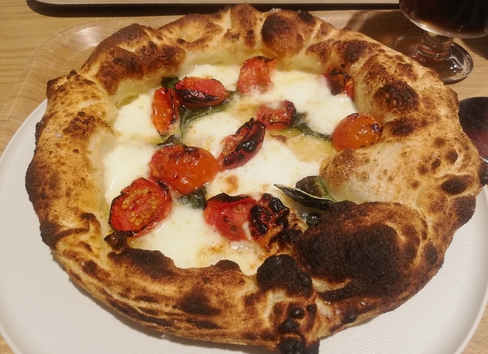 Freshly baked pizza, Margherita