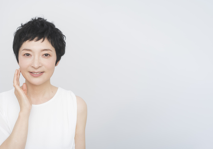 Japanese woman with bare skin and short hair / Beauty Portrait (Portrait)