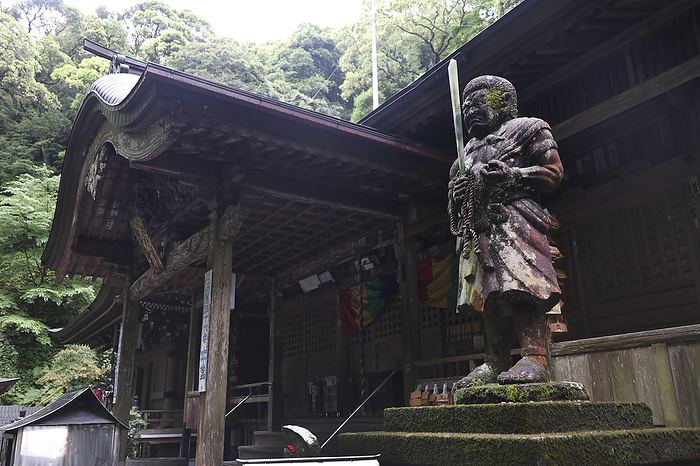 The statue of Fudo Myoo and the main hall of Seiryuji Temple No. 36 The statue of Fudo Myoo and the main hall of Seiryuji Temple No. 36