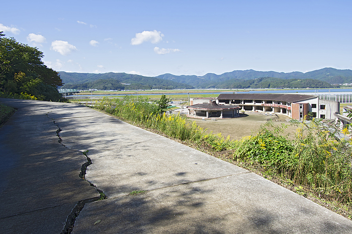 Back of Okawa Elementary School, Ishinomaki City Earthquake Remains
