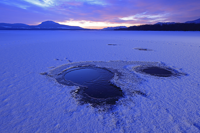 Hokkaido: Dawn of Frozen Lake Kussharo