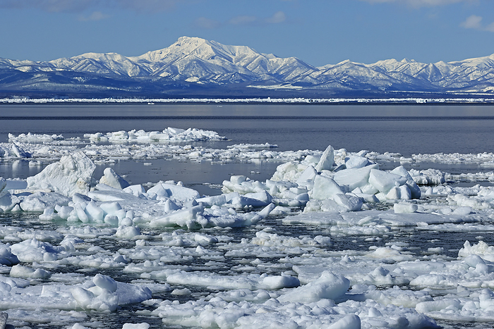 Hokkaido: Sea of Okhotsk drift ice and Shiretoko Peninsula