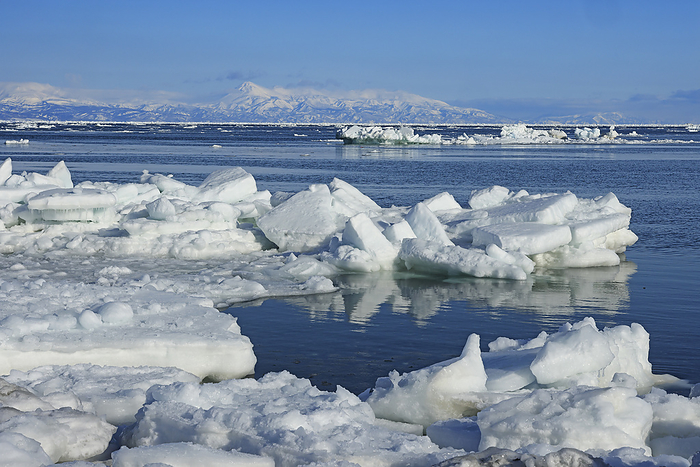 Hokkaido: Sea of Okhotsk drift ice and Shiretoko Peninsula