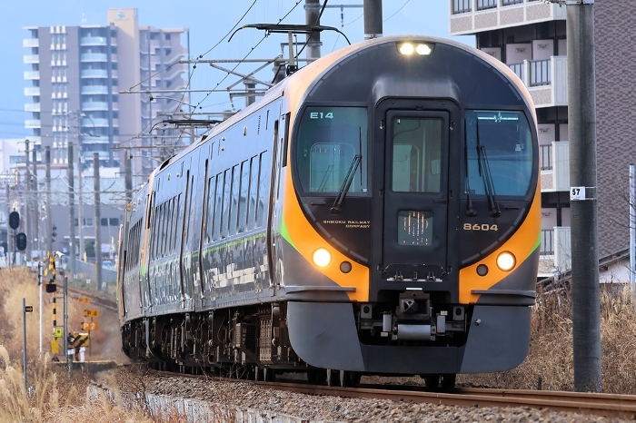 JR Shikoku] Series 8600 