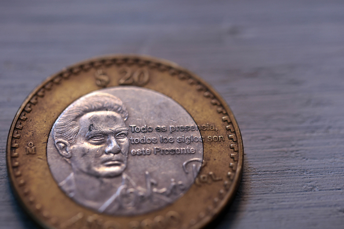 Reverse side of the Mexican currency 20 peso coin