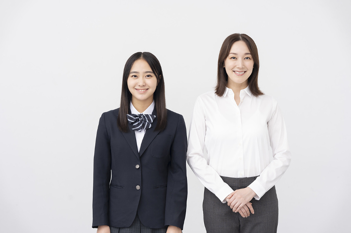 Mother in her thirties and daughter in high school (JAPANESE / People)