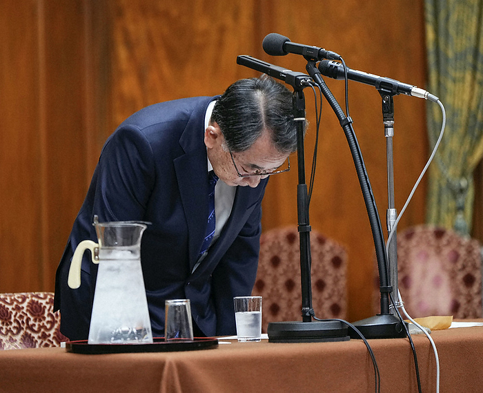 Political Fund Issues Political Ethics Review Committee in the House of Representatives Former Minister of Education, Culture, Sports, Science and Technology Tadashi Shiotani bows his head at the House of Representatives Political Ethics Examination Committee following the LDP faction s political fund party slush fund case in the Diet on March 1, 2024, 5:12 p.m.  Representative photo 