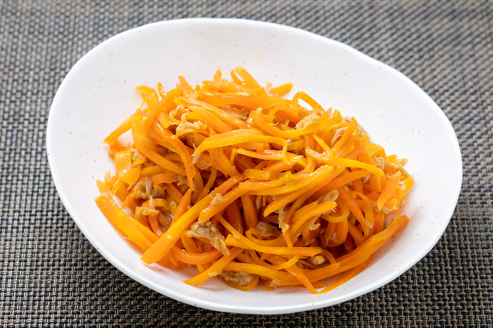Carrot shiri-shiri-shiri-shi (without egg and with tuna).