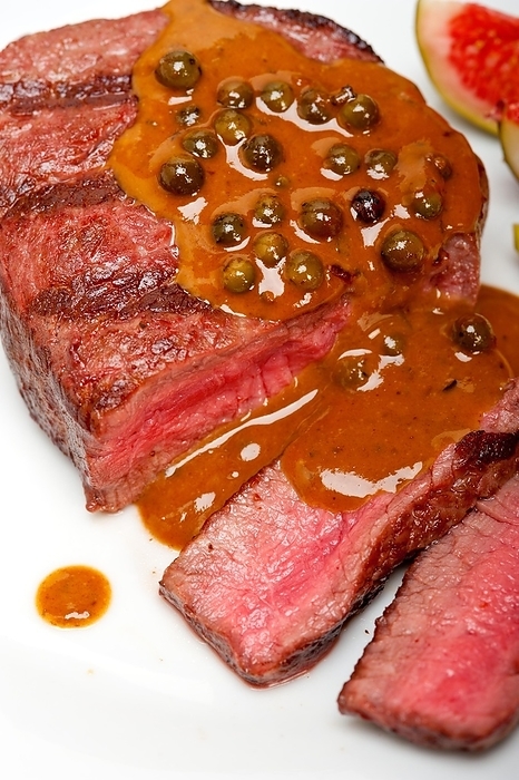 Beef filet mignon with green peppercorn creamy sauce ou poivre vert, by Fracesco Perre
