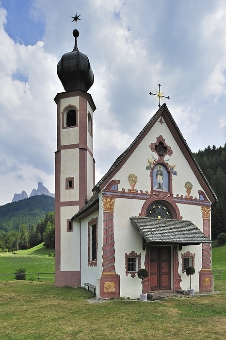 The chapel Sankt Johann at Val di Funes, Villnösstal, Dolomites, Italy, Europe, by alimdi / Arterra
