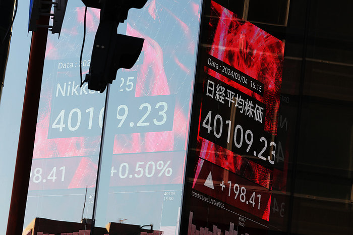 The Nikkei share average rose above 40,000 A picture shows the closing price of Japan s Nikkei share average displayed on a signboard in Tokyo, Japan on March 4, 2024. The Nikkei share average rose above 40,000 on Monday for the first time ever.  Photo by Naoki Morita AFLO 