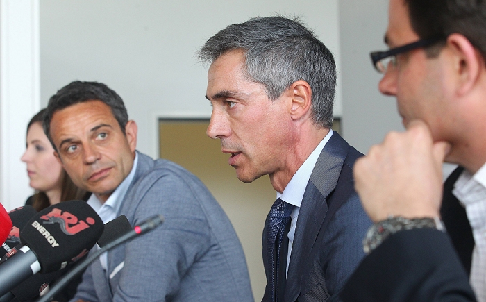Interview with the new Basel coach  L R  Bernhard Heusler, Paulo Sousa, Georg Heitz  Basel , JUNE 2, 2014   Football   Soccer : FC Basel s new signing coach Paulo Sousa  C  with president Bernhard Heusler  L  and Georg Heitz during his presentation at St. Jakob Park in Basel, Switzerland.  Photo by AFLO 