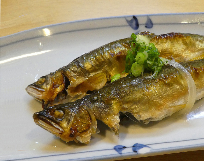 Ayu, the queen of clear streams, full of flavor and eaten whole, down to the bone.