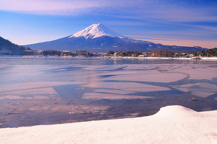 Lake Kawaguchi and Mt. Fuji on a winter morning Fujikawaguchiko Town, Yamanashi Prefecture