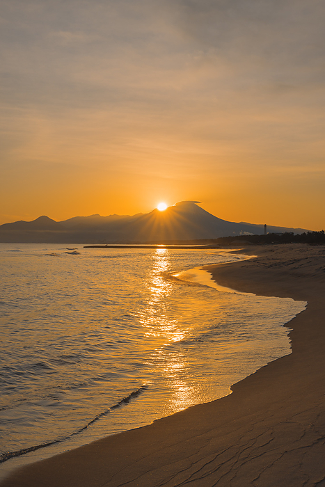 Sunrise on Mt. Daisen seen from Yumigahama Beach, Tottori Prefecture