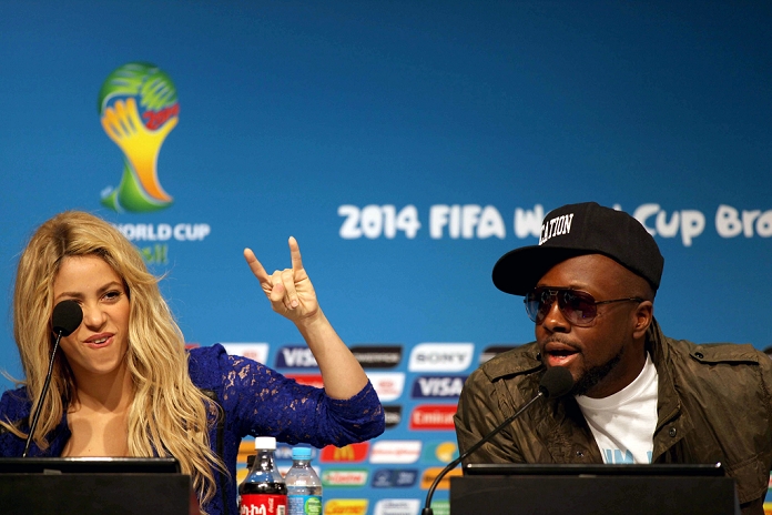 2014 FIFA World Cup Finals Preview Singers to Appear at Closing Ceremony Meet  L R  Shakira, Jean Wyclef, JULY 12, 2014   Football   Soccer : Colombian singer Shakira and Haitian rapper Jean Wyclef attend a press conference at Estadio do Maracana in Rio de Janerio, Brazil. They will perform at the closing ceremony of the FIFA World Cup 2014 Brazil tomorrow.  Photo by AFLO 
