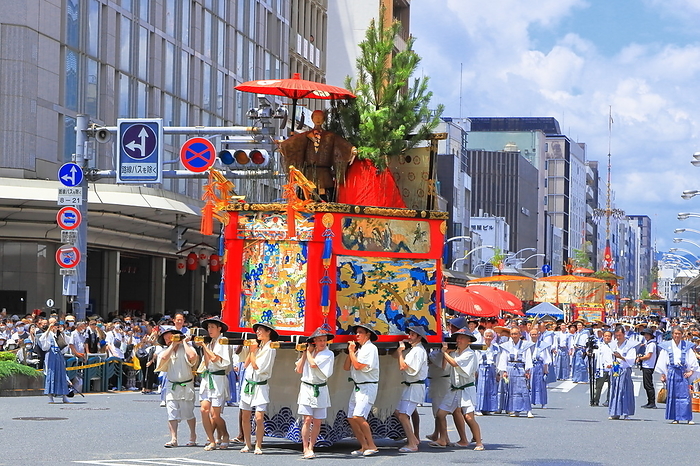 Kizuzuyama, Yamaboko Junko of the Gion Festival Kyoto City, Kyoto Prefecture Taken at Shijo Kawaramachi intersection