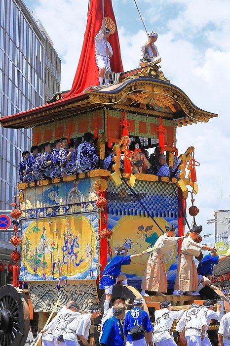 Kikusuihoko floats in the Gion Festival Yamaboko Junko procession Kyoto City, Kyoto Prefecture Taken at Shijo Kawaramachi intersection
